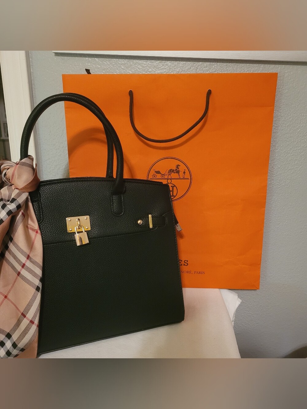 Luxury Fashion Bag - Picture 2 of 15